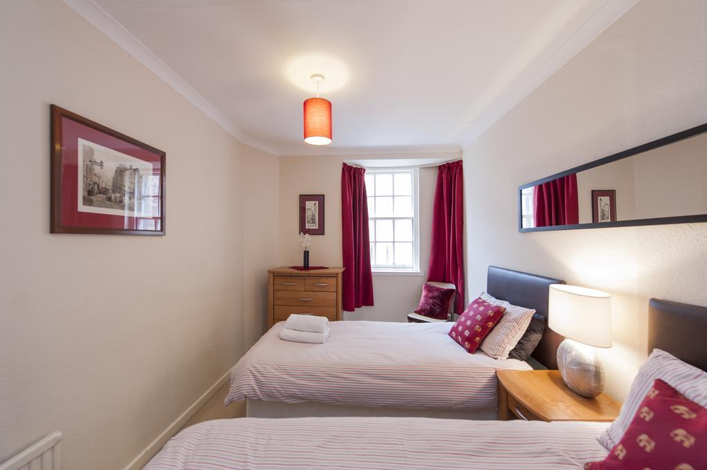 Writers View, Royal Mile Apartment Edinburgh Exterior photo